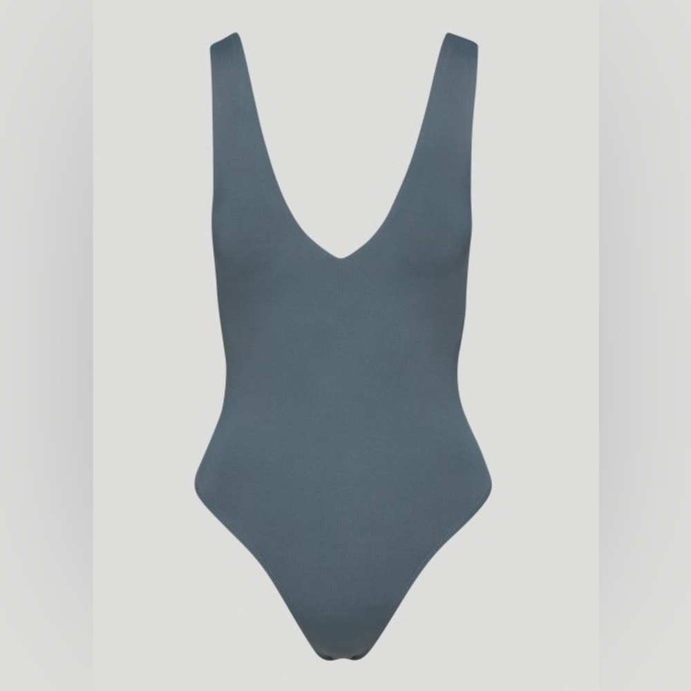 Aritzia Contour V-Neck Bodysuit